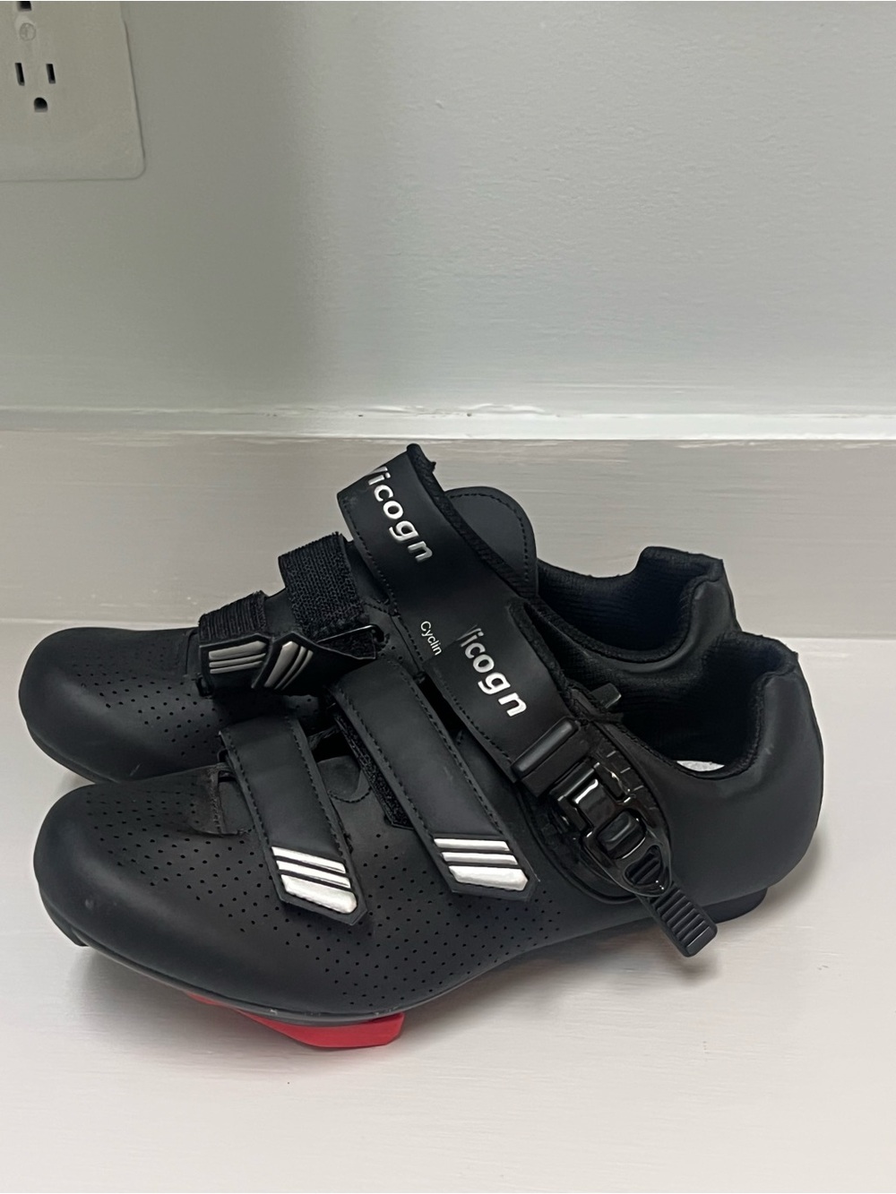 Icogn Women's Black Road Cycling Shoes with Secure Dial and Straps